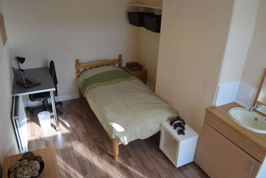 4 bed house, Broadfield Road, Near university, Manchester, M144WH - Image 2